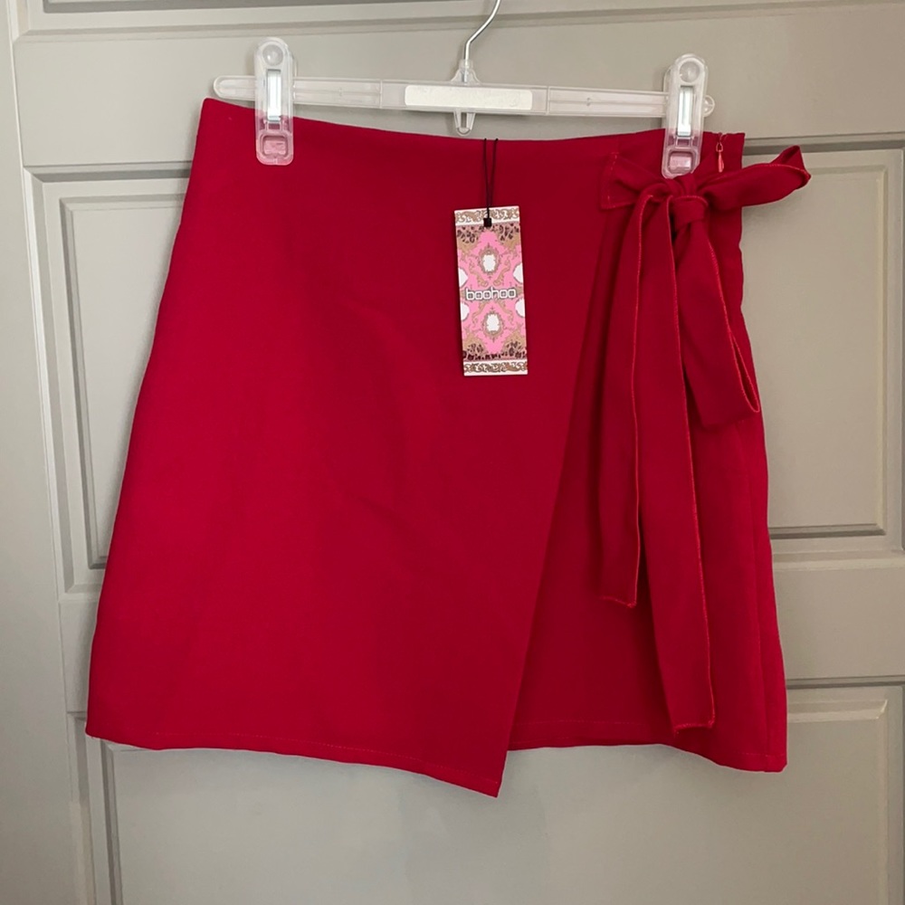 NWT Boohoo Skirt
